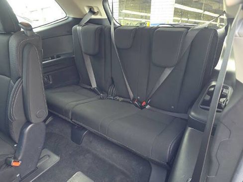 Used 2024 Subaru Ascent Premium w/ Convenience Package AWD/4WD image 10