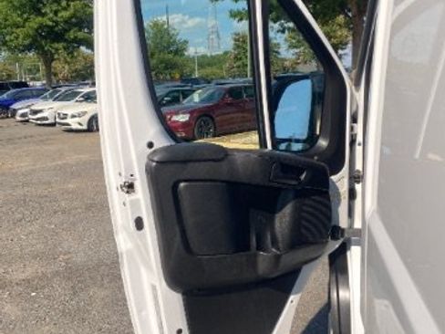 Used 2025 RAM ProMaster 2500 w/ Convenience Group FWD image 13