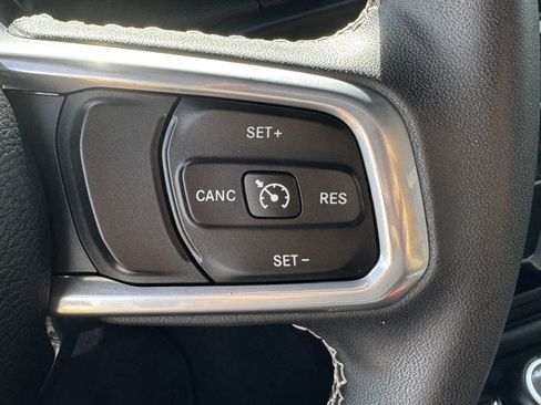 Used 2023 Jeep Wrangler Unlimited Sahara w/ Cold Weather Group AWD/4WD image 23