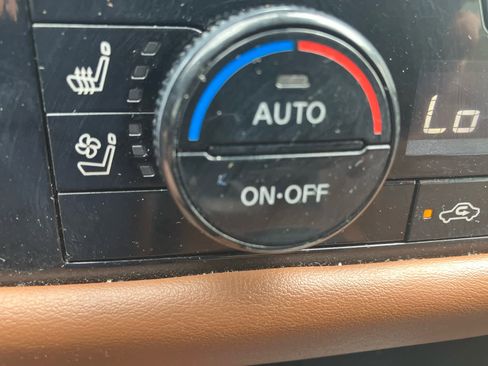 Used 2024 Nissan Pathfinder Platinum AWD/4WD image 30