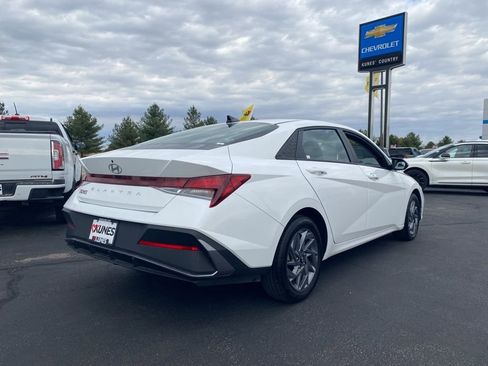 Used 2024 Hyundai Elantra SEL image 8
