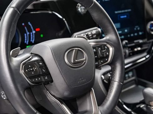 Used 2025 Lexus NX 350h AWD w/ Premium Package image 21