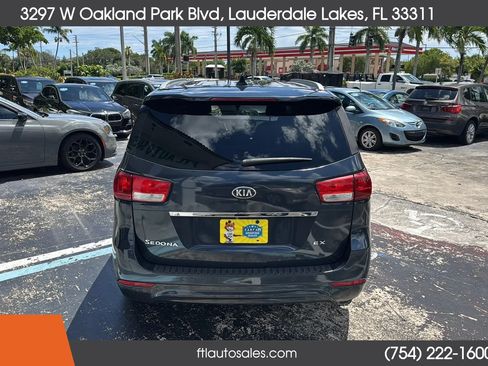 Used 2015 Kia Sedona EX FWD image 8