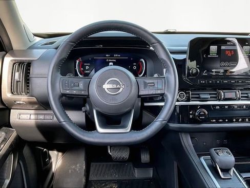 Used 2024 Nissan Pathfinder Platinum w/ Cargo Package image 8