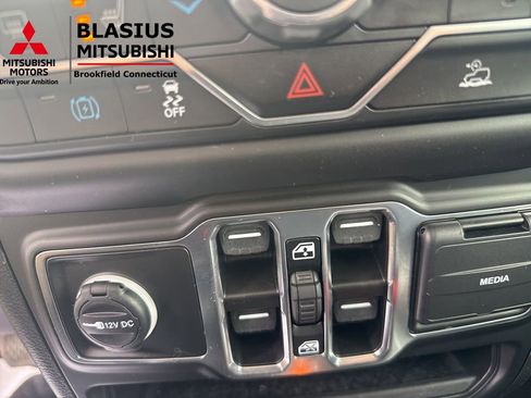 Used 2023 Jeep Wrangler Unlimited Sahara w/ Cold Weather Group image 33