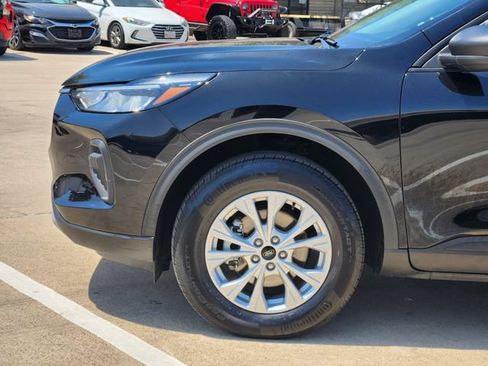 Used 2025 Ford Escape Active AWD/4WD image 16