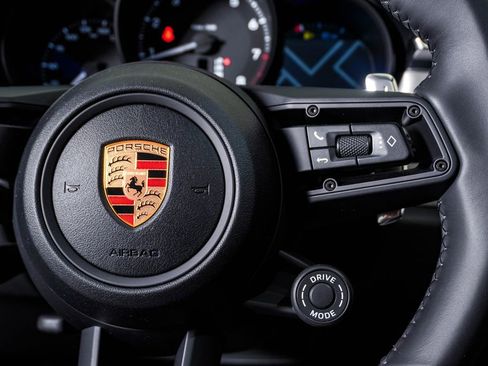 New 2026 Porsche Macan image 19