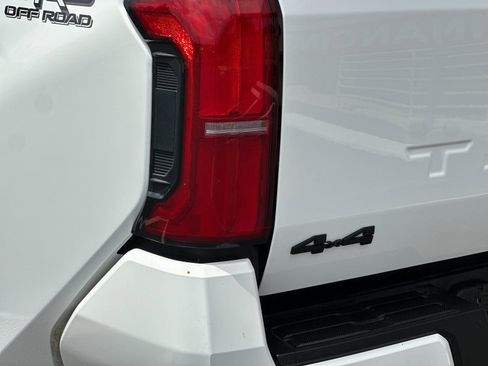 Used 2025 Toyota Tacoma TRD Off-Road AWD/4WD image 23