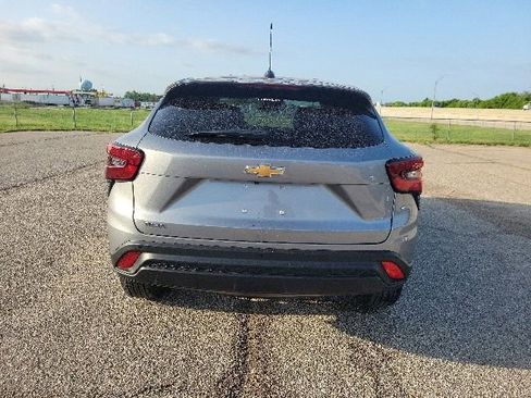 New 2026 Chevrolet Trax LS FWD image 21