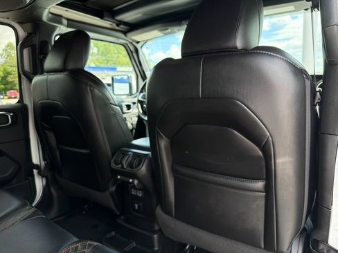 Used 2021 Jeep Wrangler Unlimited Sahara AWD/4WD image 36