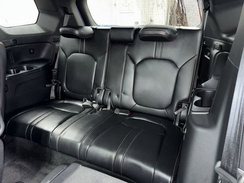 Used 2025 Honda Pilot TrailSport image 18