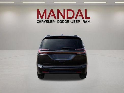 New 2026 Chrysler Pacifica Select w/ S Appearance Package FWD image 7