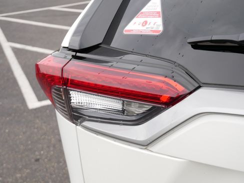 Used 2020 Toyota RAV4 Limited AWD/4WD image 17