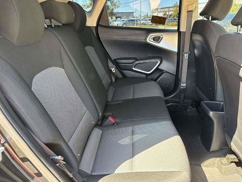 Used 2021 Kia Soul LX FWD image 11
