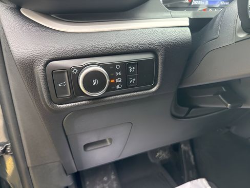 Used 2023 Ford Explorer XLT w/ Equipment Group 202A image 34