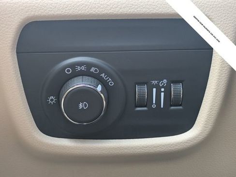 New 2025 Jeep Grand Cherokee L Limited w/ Luxury Tech Group II image 27