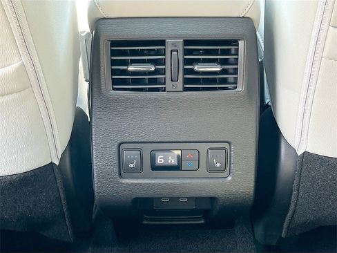 New 2025 Mitsubishi Outlander SEL image 27