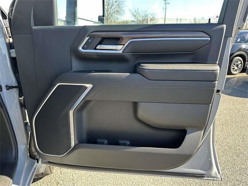 Used 2024 Chevrolet Silverado 3500 LT w/ Convenience Package image 8