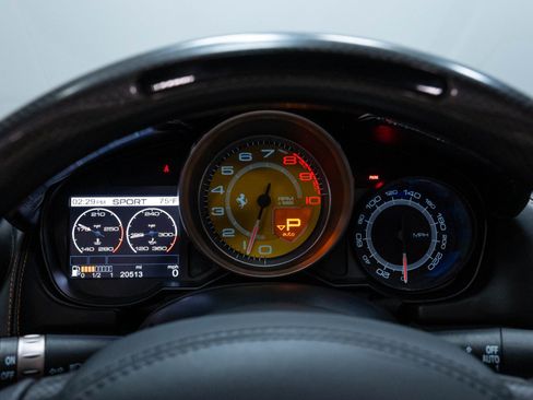 Used 2013 Ferrari 458 Spider RWD image 10