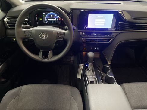 Used 2026 Toyota Camry LE image 30