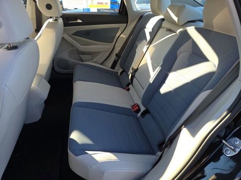 Used 2025 Volkswagen Jetta SE image 10