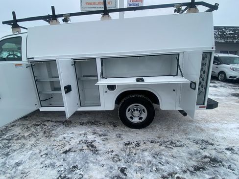 Used 2021 Chevrolet Express 3500 w/ Power Convenience Package image 5