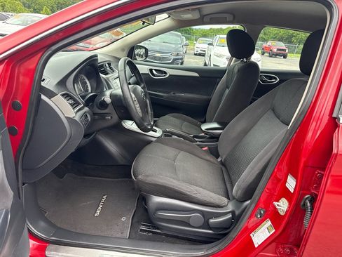 Used 2014 Nissan Sentra SR w/ SR Driver Package FWD image 9