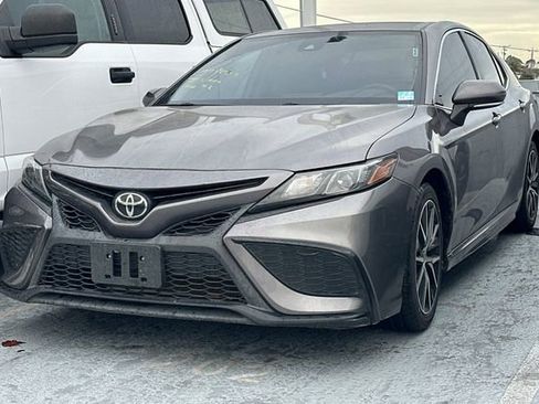 Certified 2023 Toyota Camry SE image 1