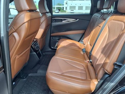 Used 2022 Lincoln Nautilus Reserve w/ Equipment Group 201A FWD image 5