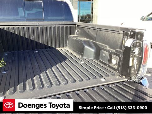Used 2022 Toyota Tacoma TRD Sport image 17