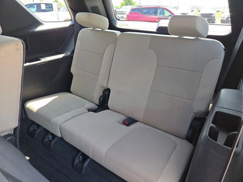 Certified 2023 Chevrolet Traverse LS FWD image 15