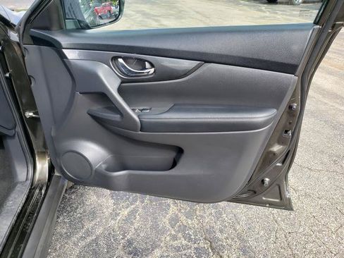 Used 2017 Nissan Rogue S AWD/4WD image 20