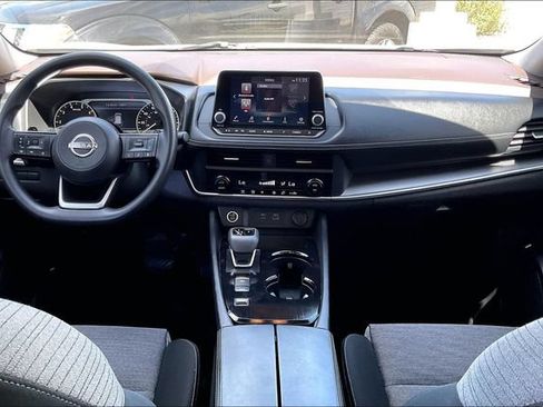 Used 2023 Nissan Rogue SV FWD image 15