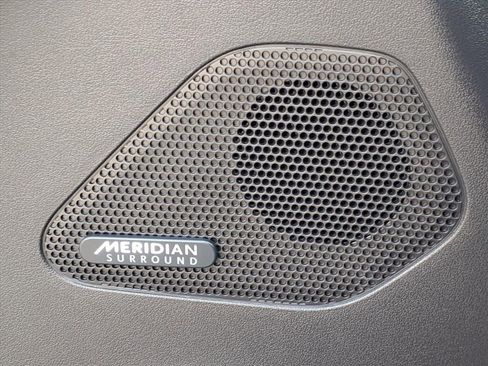 Used 2020 Jaguar F-PACE Prestige image 7