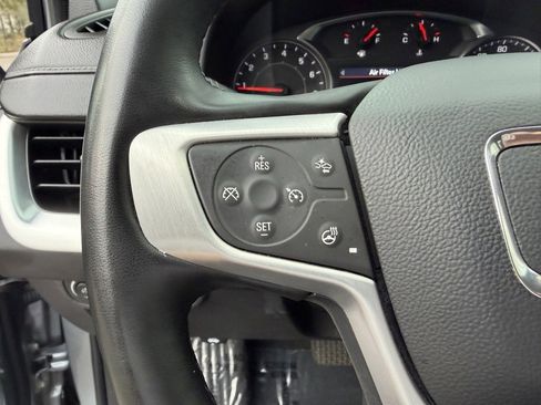 Used 2024 GMC Terrain SLT image 24