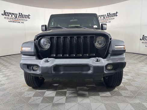 Used 2019 Jeep Wrangler Unlimited Sport S image 4