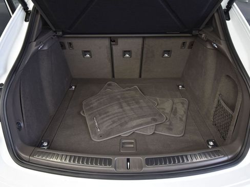 Used 2025 Porsche Macan image 24