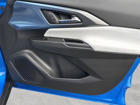 New 2026 Chevrolet Equinox EV LT image 9