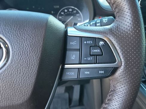 Used 2021 Toyota Sienna Platinum FWD image 20