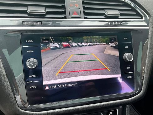 Used 2019 Volkswagen Tiguan SEL R-Line AWD/4WD image 27