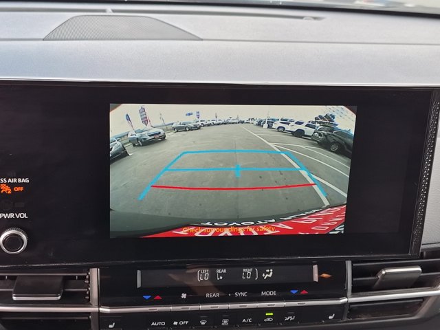 Used 2025 Toyota Sienna XLE FWD image 24