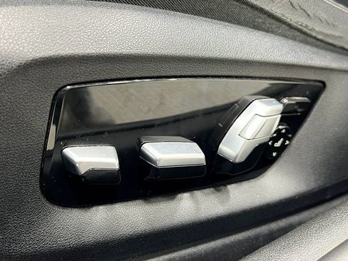 Used 2018 BMW M550i xDrive AWD/4WD image 17