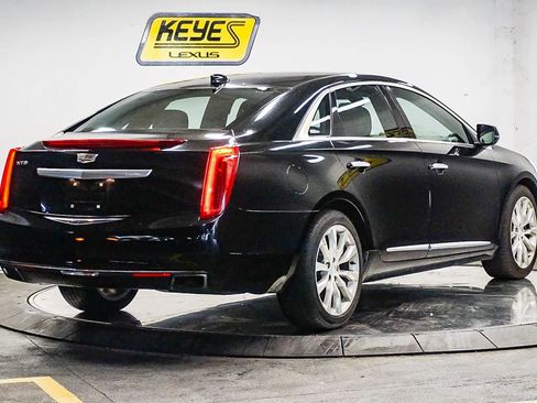 Used 2017 Cadillac XTS Luxury FWD image 4