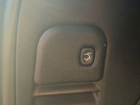 Used 2021 Jeep Grand Cherokee Limited image 7