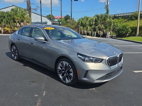 Used 2025 BMW 530i 530i image 2