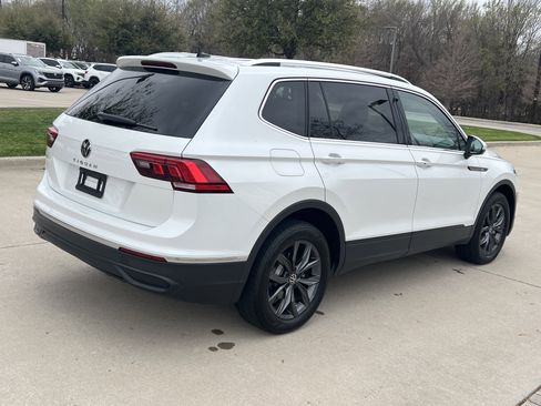 Certified 2023 Volkswagen Tiguan SE image 10