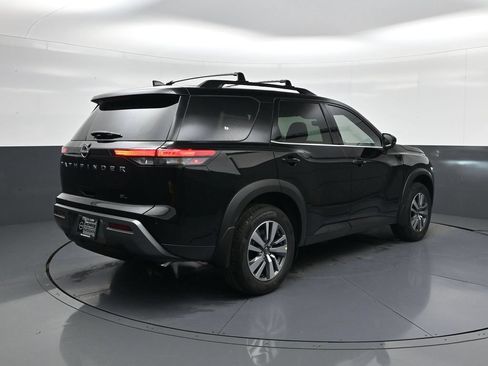 New 2026 Nissan Pathfinder SL FWD image 9