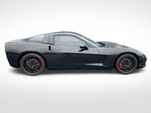 Used 2007 Chevrolet Corvette Coupe w/ Preferred Equipment Group RWD image 8