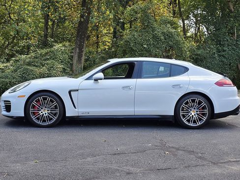 Used 2016 Porsche Panamera GTS w/ Premium Package Plus image 3