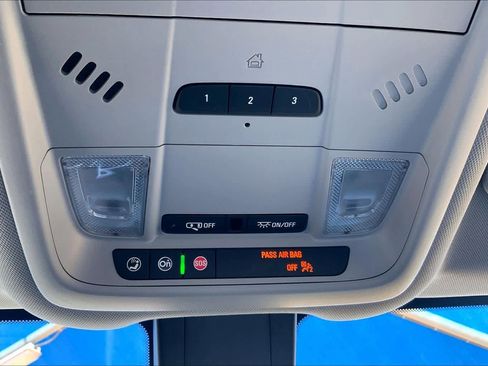 Used 2021 Chevrolet Equinox LT image 35